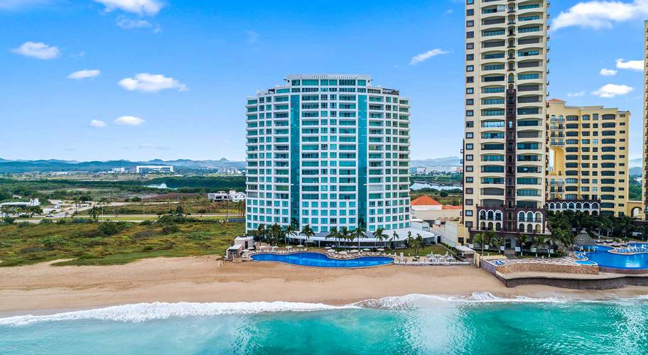 DEPARTAMENTO EN VENTA EN MAZATLÁN, CERRITOS A PIE DE PLAYA.