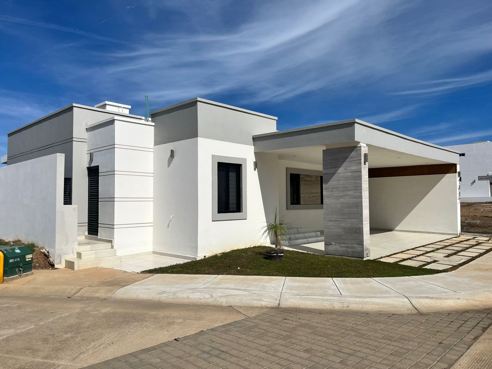 00151, CASA EN RENTA EN MAZATLAN, SINALOA (FRACC.SOLES-AREA CERRITOS)